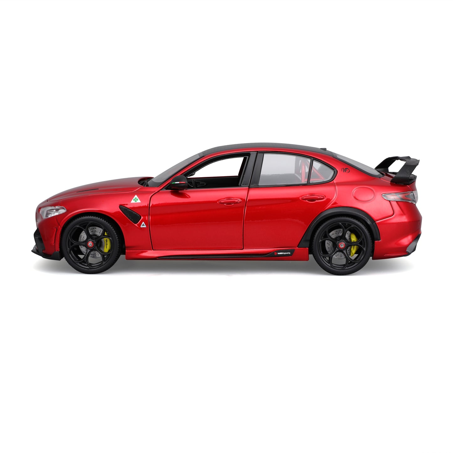 2022 Alfa Romeo Giulia GTA 1:18 Diecast Bburago