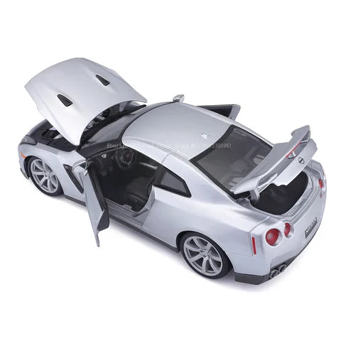 2009 Nissan GT-R (R-35) Diecast 1:18 Bburago